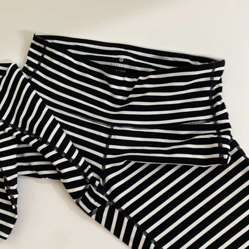Athleta Stripes Chaturanga Capri leggings size small very gently used - Picture 10 of 10
